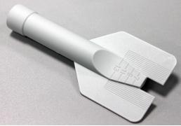 Дюза ( насадка-бабочка) для нанесения шовного герметика  при ремонтных работах кузовных деталей автомобилей. Конструкция насадки позволяет получить шов необходимой ширины и высоты. U-Seal